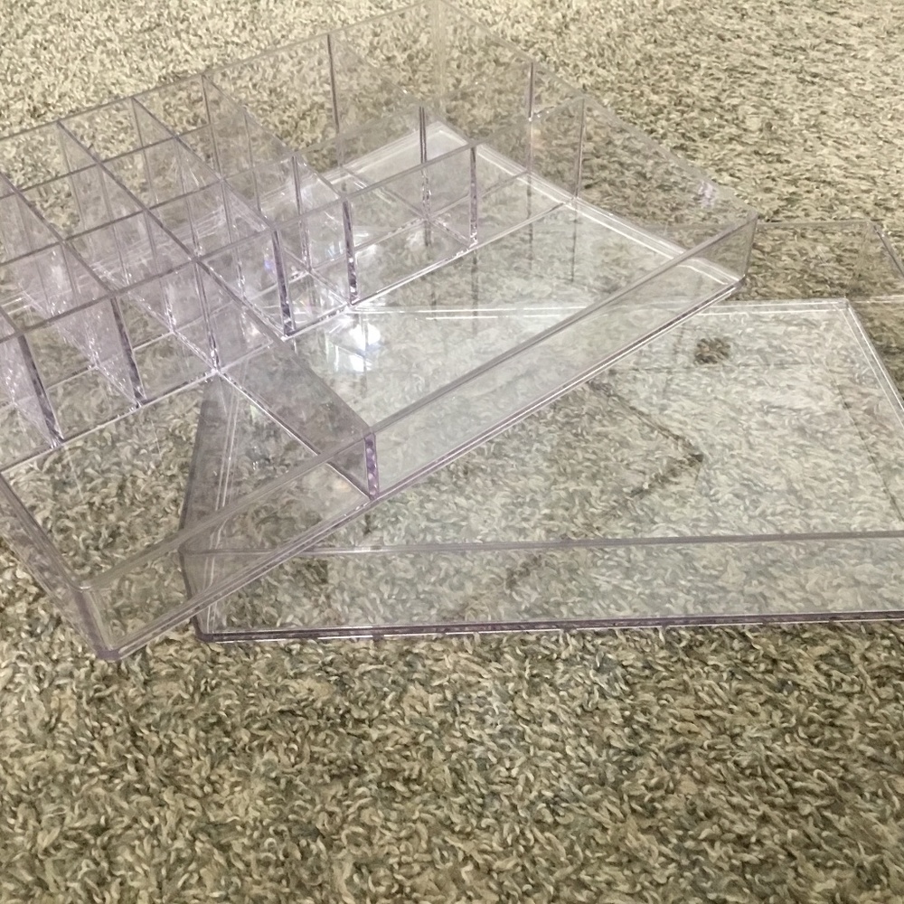 Clear plastic makeup organizer